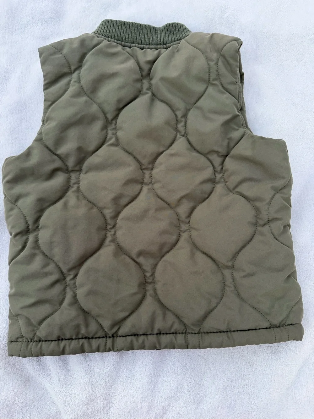Old Navy Quilted Vest in Olive Size 5